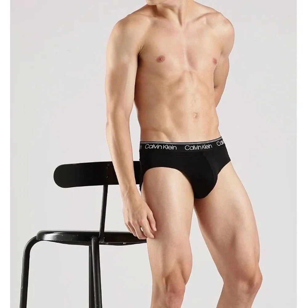 Calvin Klein Mens 3 Pack Microfiber Stretch Hip Briefs Black Large NB2570
